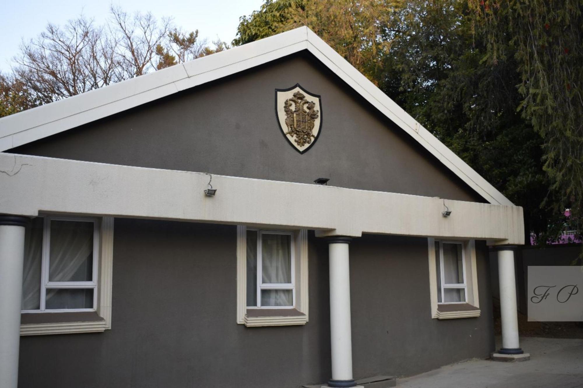 The Giraffe Room At Frederick'S Place Pretoria Exterior photo