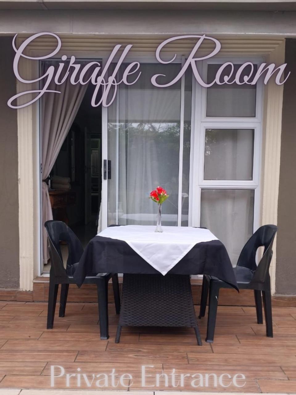 The Giraffe Room At Frederick'S Place Pretoria Exterior photo